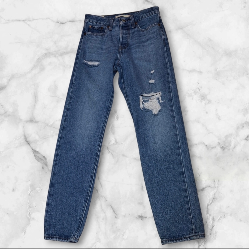 Levi's Wedgie Blue Denim Straight Tapered Leg Distressed Jeans Women Size 24